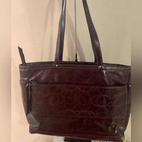 Coach signature Oversized Plum multi pockets tote adjustable shoulder st… - Picture 10 of 16